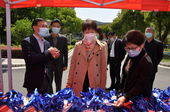 1复学曹玉梅(报到接待点).jpg